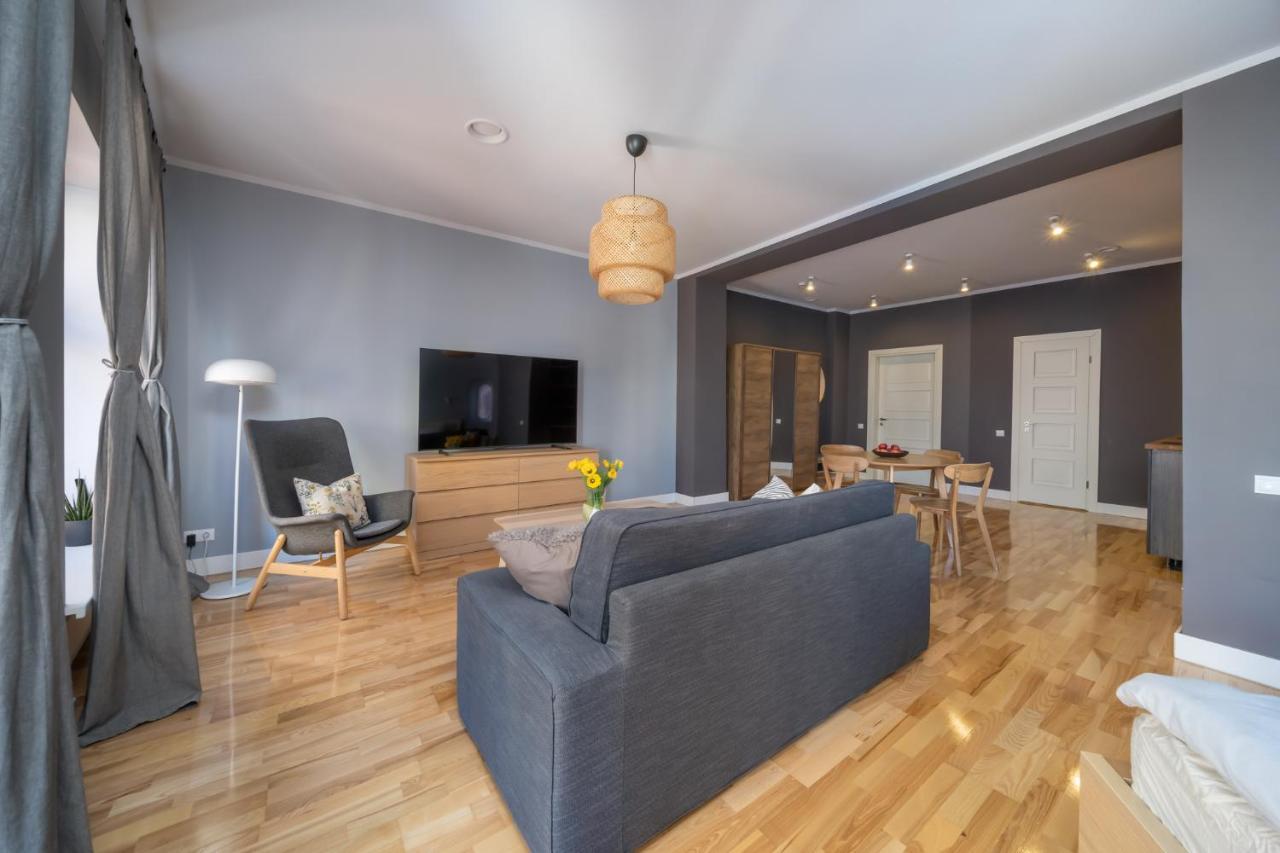 Romantic And Spacious In Old Town Leilighet Riga